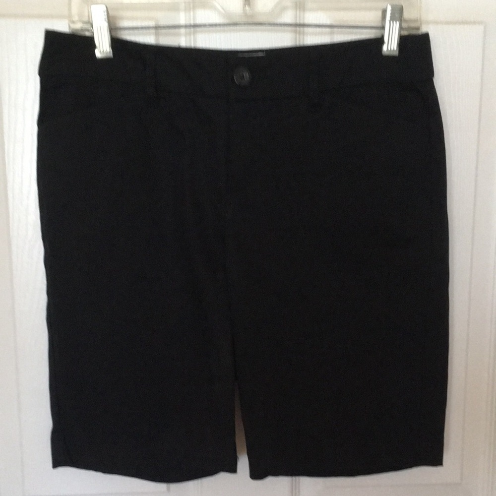 St. John’s Bay Bermuda Shorts Black Size 8P